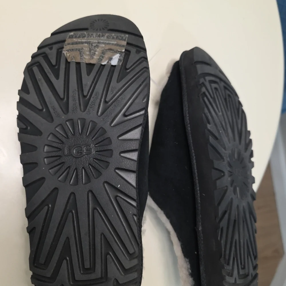 Cozy Ugg greenport slides size 8